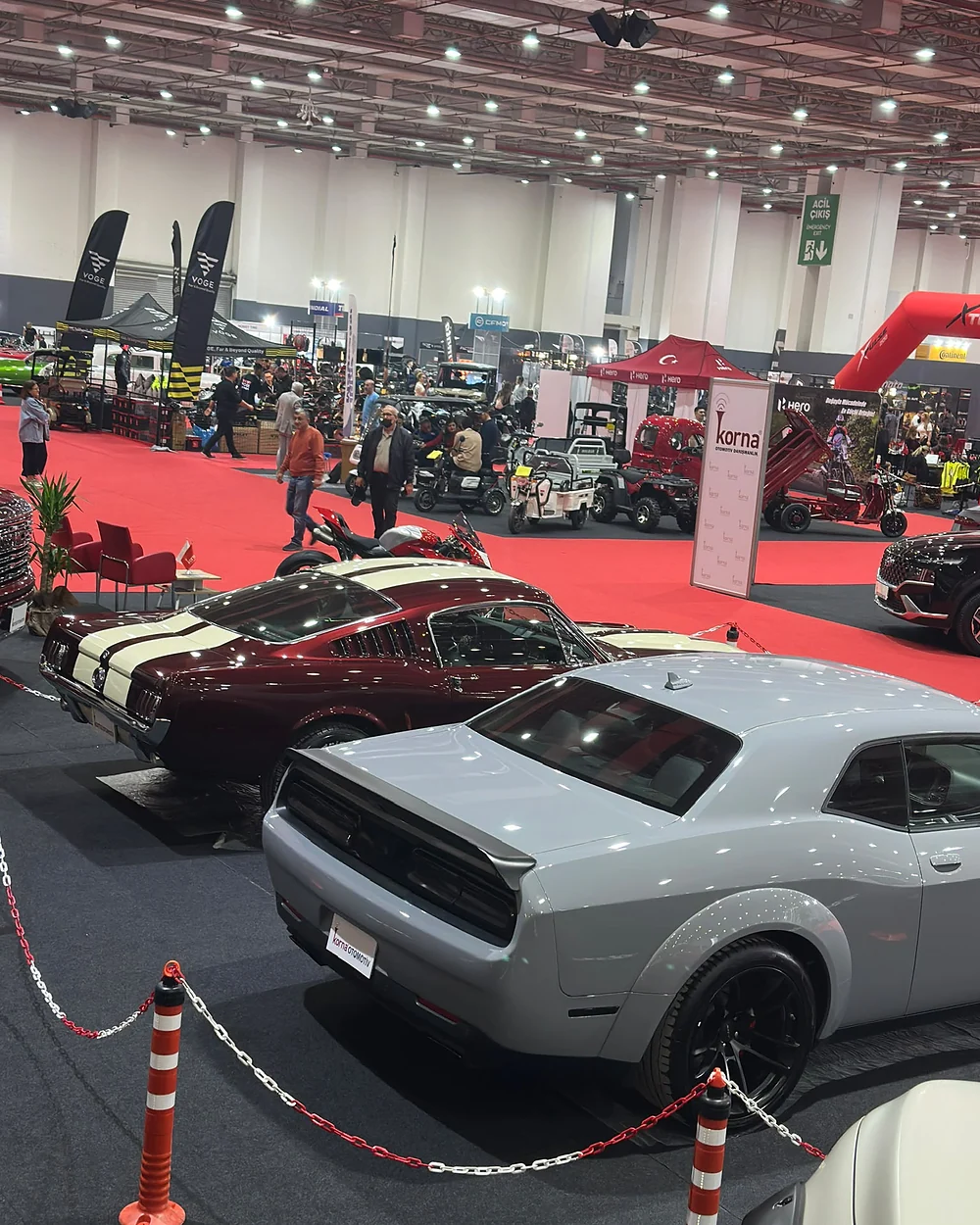 Korna Otomotiv fuar standı ve sergilenen araçlar